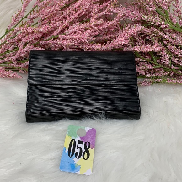 058 Authentic Louis Vuitton Black Epi Leather Trifold Wallet Datecode: SP0072 - Picture 1 of 9